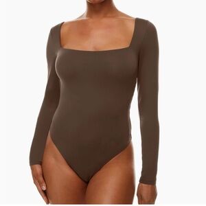 Aritzia Contour Squareneck Longsleeve Bodysuit - brown - size small